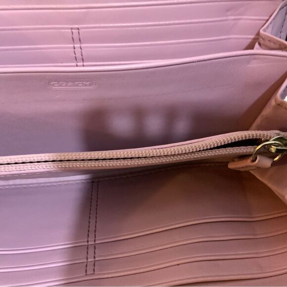 Coach Campbell Signature BRN/Black Accordion Zip Around Wallet Buckle - Picture 5 of 9